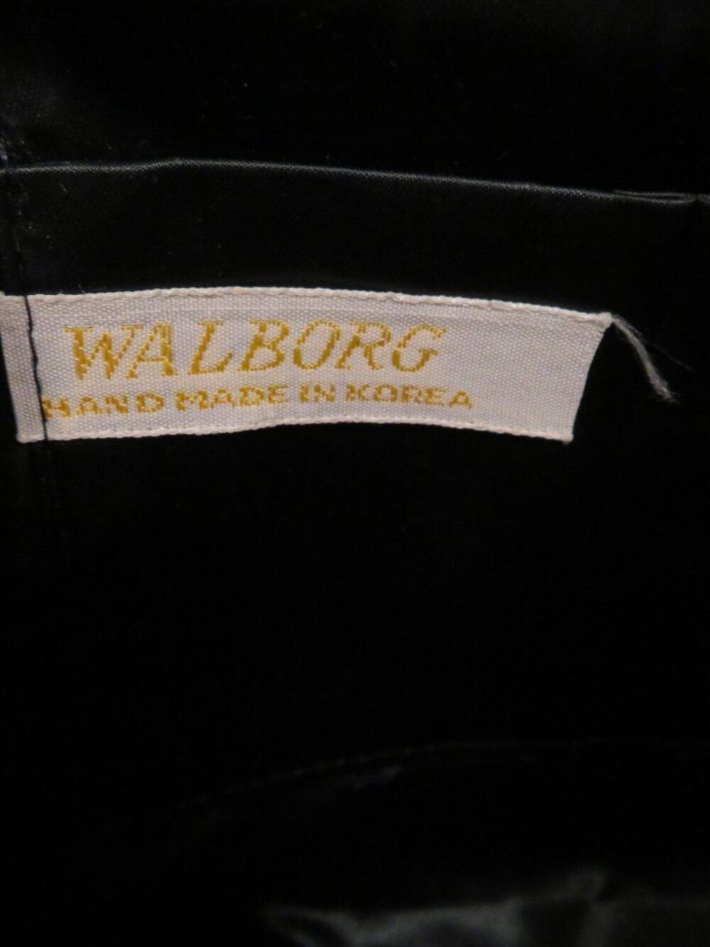 Walborg Black Red Iridescent Beaded Ornate Purse - Picture 14 of 16